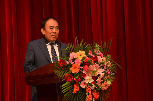 金格奥尔奇在开幕式上致辞