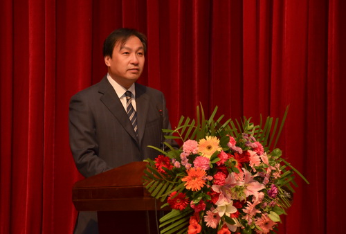 包军校长在开幕式上致辞